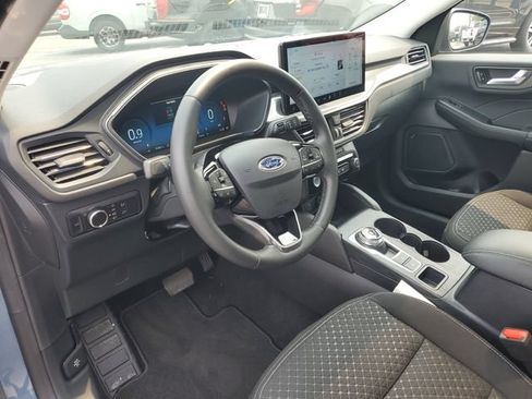 Used 2023 Ford Escape Active w/ Tech Pack #2 AWD/4WD image 9
