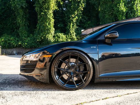 Used 2011 Audi R8 V10 AWD/4WD image 4