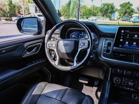 Used 2022 Chevrolet Suburban RST w/ Luxury Package AWD/4WD image 5