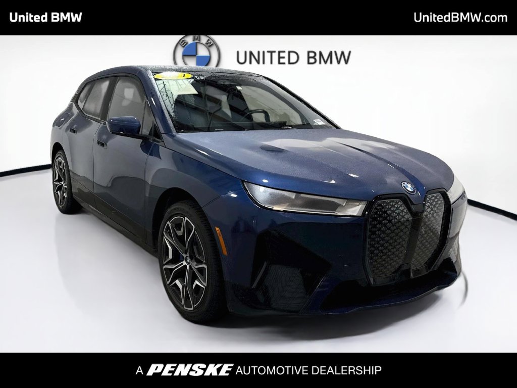 Used 2024 BMW iX xDrive50 w/ Premium Package AWD/4WD image 3