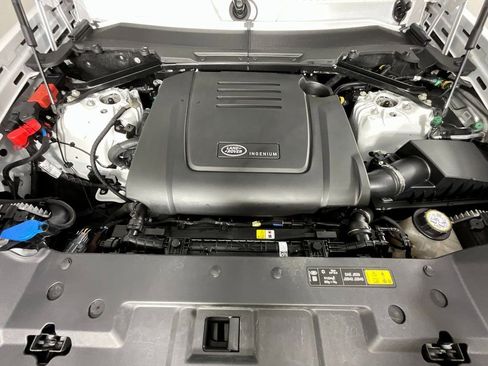 Used 2024 Land Rover Defender 110 S image 29