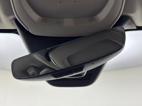 Used 2023 Volvo XC60 T8 Ultimate w/ Climate Package image 32