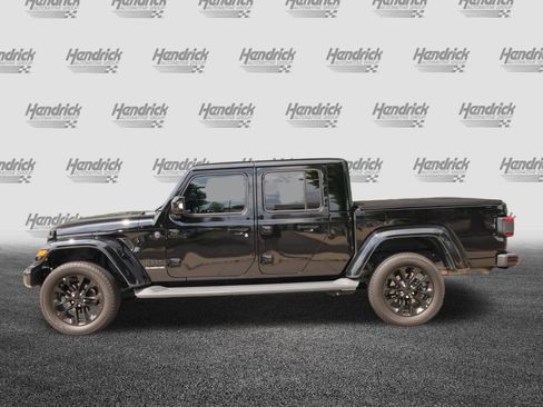Used 2022 Jeep Gladiator Overland AWD/4WD image 6