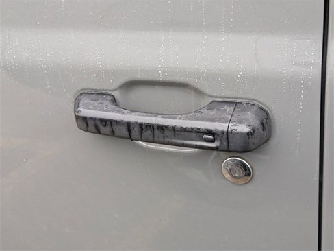 Used 2022 Jeep Gladiator Sport image 9