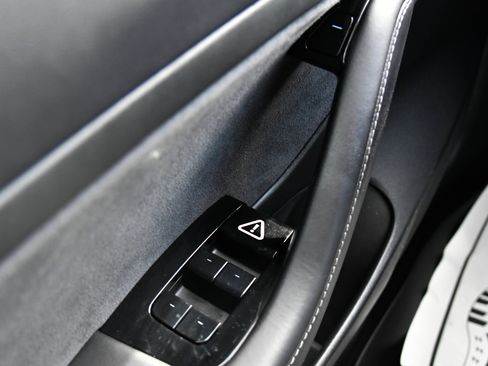 Used 2020 Tesla Model 3 Standard Range RWD image 30