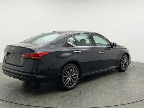 Used 2025 Nissan Altima 2.5 SV image 9