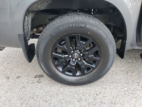 Certified 2023 Nissan Frontier SV w/ Midnight Edition Package AWD/4WD image 5