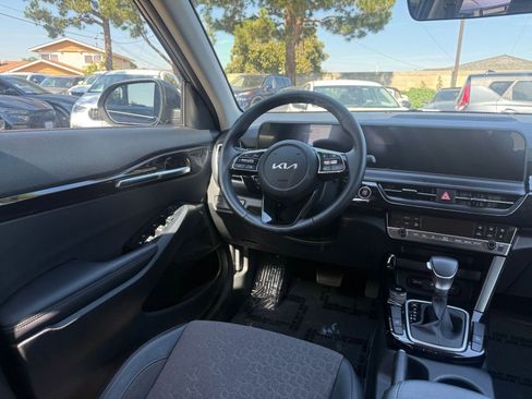 Used 2025 Kia Seltos S image 31
