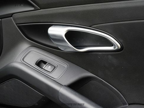 Used 2025 Porsche 718 Boxster image 29