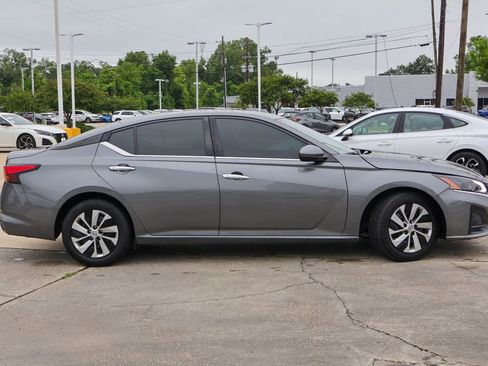 Used 2023 Nissan Altima 2.5 S FWD image 21