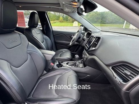 Used 2022 Jeep Cherokee Limited w/ Mopar Interior Package image 12