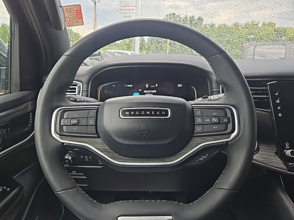 Used 2024 Jeep Wagoneer Series III AWD/4WD image 12