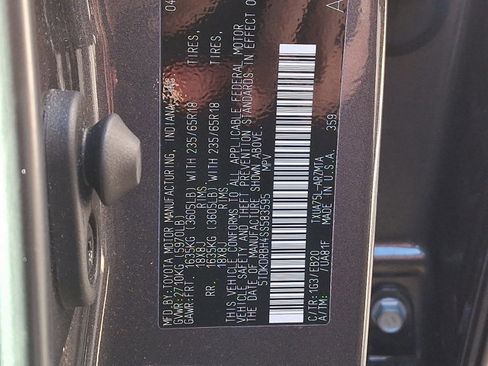 Used 2025 Toyota Highlander XLE image 27