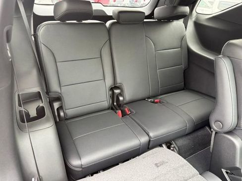 New 2026 Chevrolet Traverse High Country image 9