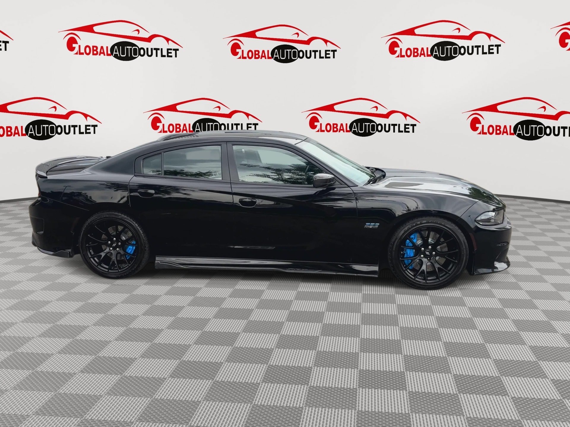 Used 2019 Dodge Charger Scat Pack w/ Dynamics Package RWD image 2