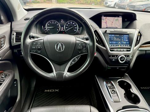 Used 2018 Acura MDX w/ Technology & Entertainment image 17