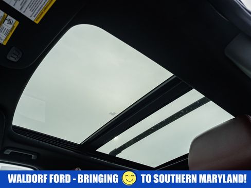 Used 2024 Ford Expedition Limited image 33