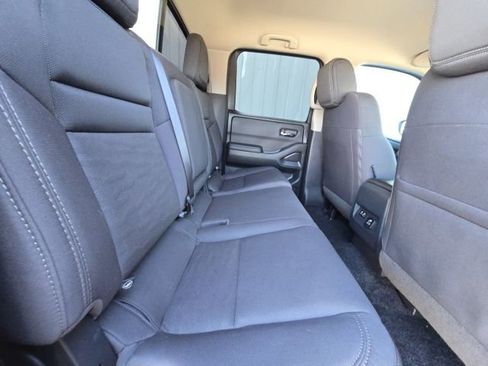 Used 2024 Nissan Frontier SV w/ Technology Package image 13