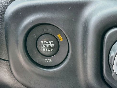 Used 2022 Jeep Wrangler Unlimited Sahara w/ Cold Weather Group AWD/4WD image 37