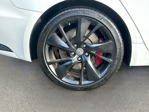 Used 2023 Genesis G70 3.3T w/ Sport Prestige Package image 32