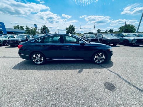 Used 2018 Honda Accord EX image 7