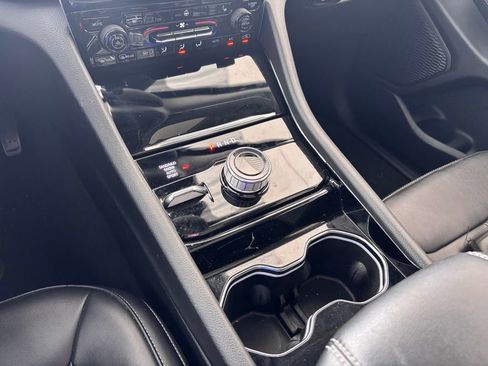 Used 2023 Jeep Grand Cherokee L Limited AWD/4WD image 24