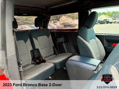 Used 2023 Ford Bronco 2-Door AWD/4WD image 32