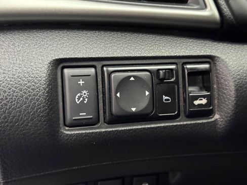 Used 2018 Nissan Sentra S image 28