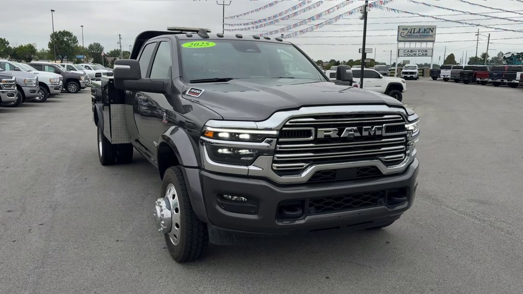 Used 2025 RAM 4500 4x4 Crew Cab DRW w/ Laramie Trim Package image 2