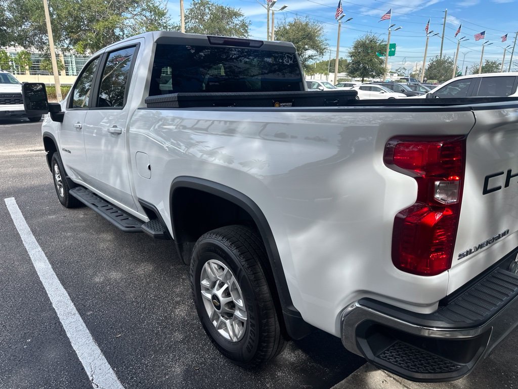 Used 2024 Chevrolet Silverado 2500 LT RWD image 4