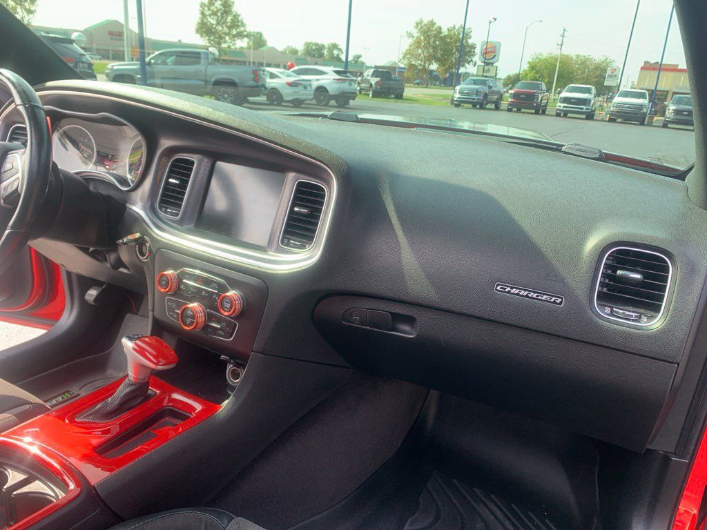 Used 2016 Dodge Charger R/T Scat Pack w/ Technology Group RWD image 26
