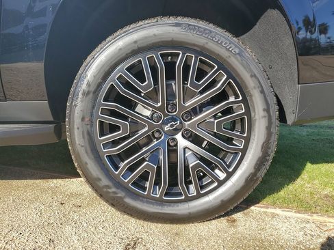 New 2026 Chevrolet Suburban LS w/ LPO, Dark Essentials Package image 5