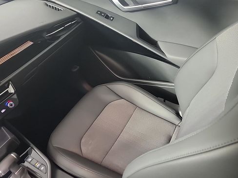Used 2025 Kia Niro EX image 22