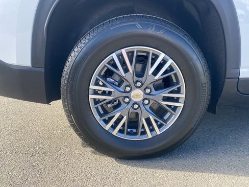 Used 2026 Chevrolet Traverse LT image 6