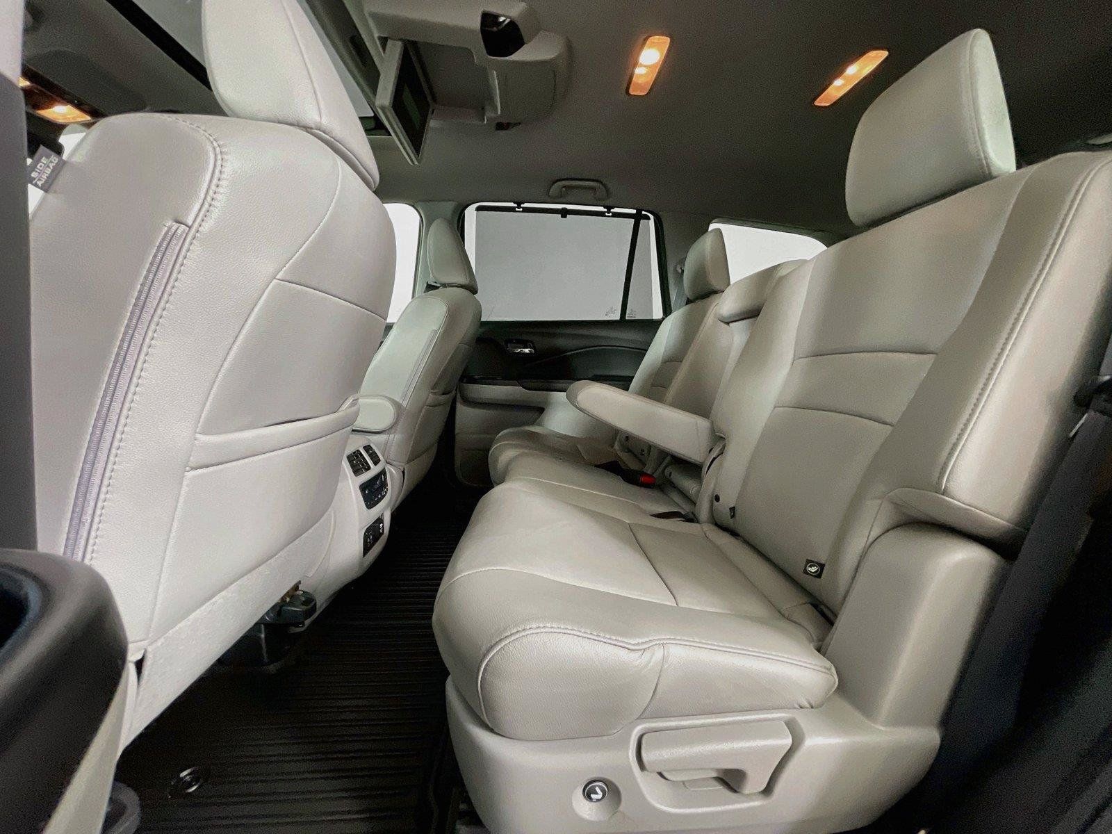 Used 2021 Honda Pilot Touring image 29