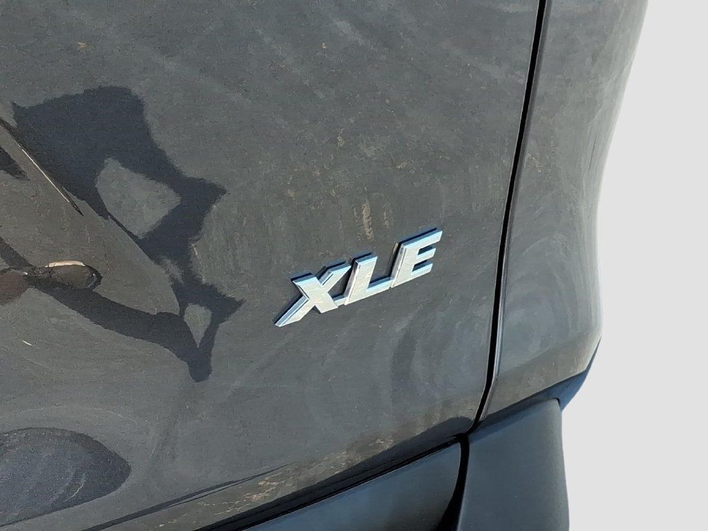 Used 2024 Toyota RAV4 XLE w/ Convenience Package FWD image 10