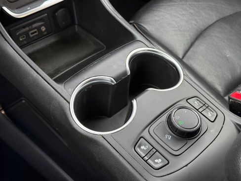 Used 2019 GMC Terrain SLT w/ Preferred Package image 30