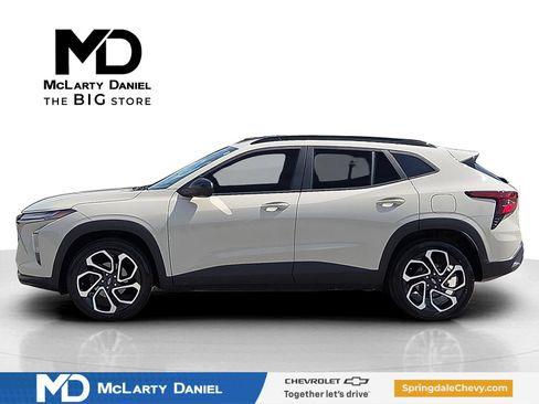 Used 2026 Chevrolet Trax RS w/ Driver Confidence Package FWD image 3