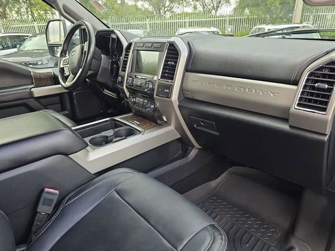 Used 2018 Ford F250 Lariat w/ Lariat Ultimate Package image 11
