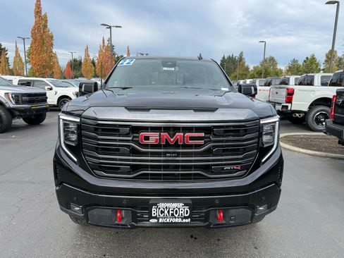 Used 2022 GMC Sierra 1500 AT4 w/ AT4 Premium Package image 2