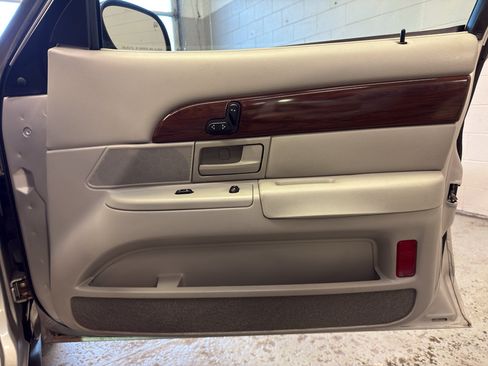 Used 2004 Mercury Grand Marquis LS RWD image 21
