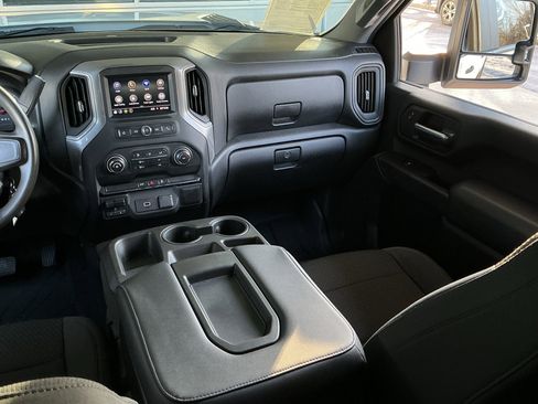 Used 2020 Chevrolet Silverado 2500 Custom w/ Custom Value Package image 16