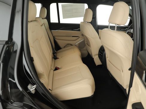 New 2026 Jeep Grand Cherokee Limited RWD image 14