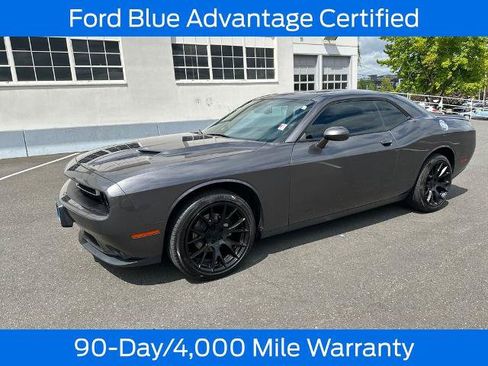 Used 2018 Dodge Challenger SXT RWD image 3