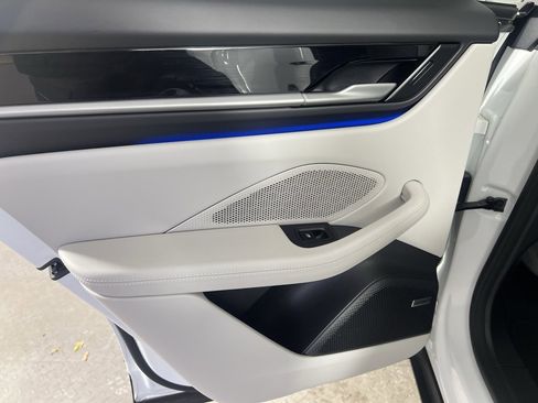 Certified 2024 Porsche Macan 4 Electric image 27