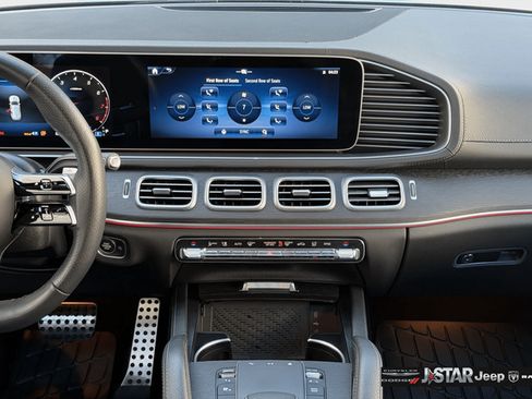 Used 2025 Mercedes-Benz GLS 450 4MATIC w/ AMG Line Exterior image 15
