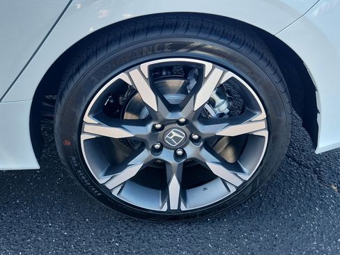 New 2025 Honda Civic Sport Touring image 4