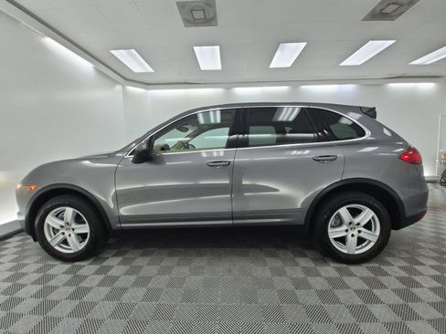 Used 2013 Porsche Cayenne AWD/4WD image 2
