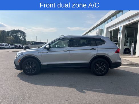 Certified 2024 Volkswagen Tiguan SE image 3