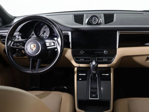 Used 2022 Porsche Macan image 30